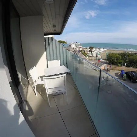 Serenissima Bilocale Con Terrazzo Frontemare - Agenzia Cocal Apartment Caorle
